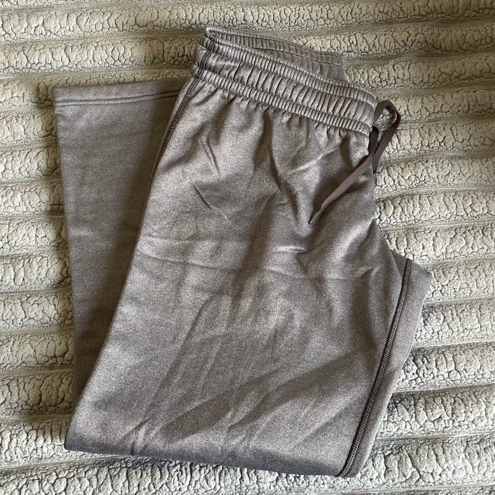 Under Armour Women’s Charcoal Sweatpants with Straight Leg